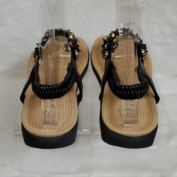 ANNA ALMEIDA BLACK & GOLD FLORAL SANDALS 👡 - Picture 5 of 7